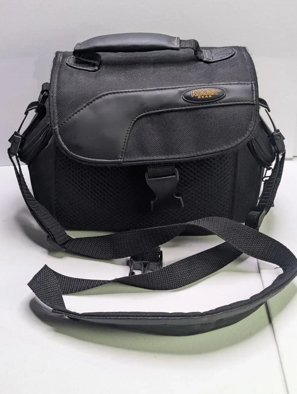 Kodak Gear 70621 Camera Bag Padded Shoulder Case 35mm Camcorder Divider Black